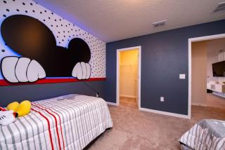 Amazing 7BD Home Game Room Pool and Spa near Disney - 0