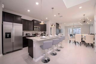 Amazing 7BD Home Game Room Pool and Spa near Disney - 6