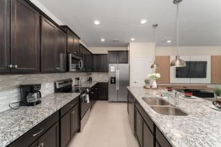 5BD InstaWorthy home with Pool and BBQ near Disney - 3