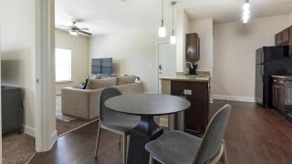 Landing at Mission Hill - 1 Bedroom in Downtown New Braunfels - New Braunfels - 7