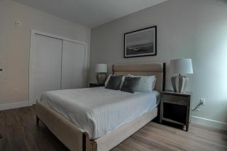 Landing at Hagert and York 1 Bedroom in East Kensington - 1