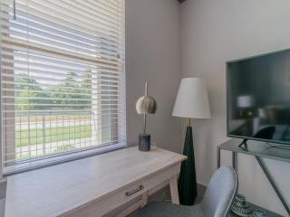 Landing at Highbridge at Egret Bay - 1 Bedroom in League City - 4