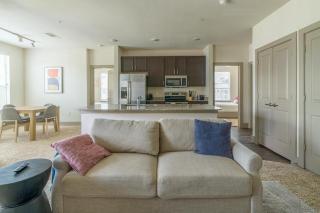 Landing at The Grayson - 2 Bedrooms in Cypressdale - 8
