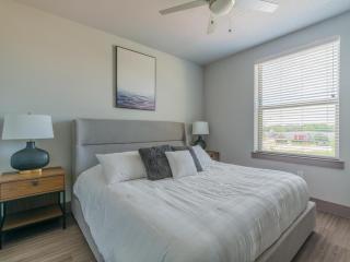 Landing at Highbridge at Egret Bay - 1 Bedroom in League City - 1