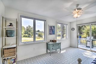 Waterfront Deltaville Cottage with Fire Pit! - Locklies - 5