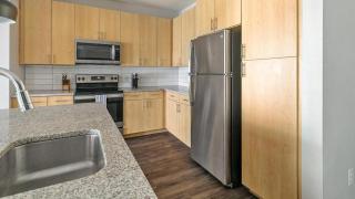 Landing at The Standard in the Heights - 2 Bedrooms in Northside - Houston - 5