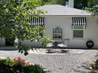 Ivywild Boutique Cottage - 4