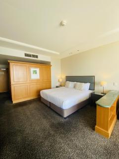 Hotel Room Ocean View Surfers Paradise - Gold Coast - 1