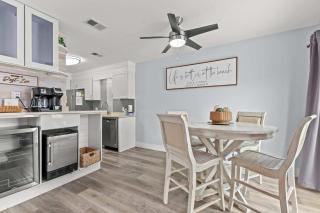 Dest-Zen Gated Beach Access Game Room - Destin - 4
