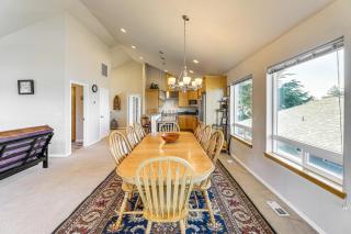 Coastal Oregon Home Walk to Dock! - Newport - 4