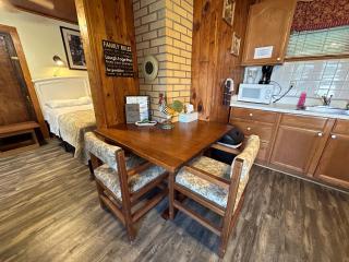 Mountain Lake Cottages - Hendersonville - 9