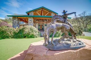 Stunning Hopland Vacation Rental with Pool and Hot Tub - Hopland - 0