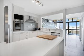 Parnell Vista 2BR Apartment with Seaview - Auckland - 1