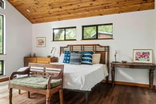 Secluded Retreat with a Pool & Creek Access - Wimberley - 5