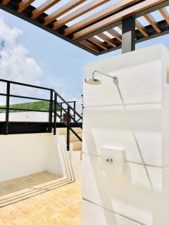 1 min walking the beach, Amazing RoofTop,Brandnew - 1