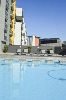 Millennial amplify comfort, 5 min walk to gateway, next to CCI and saunders park, free parking - Durban - 0