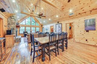 Cabin with Hot Tub and Wraparound Deck in Broken Bow! - Broken Bow - 3