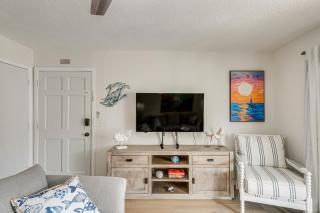 Condo with Amazing Amenities 1 Mi to Beach! - Mallory Park - 5