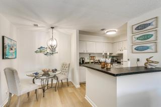 Condo with Amazing Amenities 1 Mi to Beach! - Mallory Park - 2