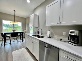 Central Cedar Falls New Construction Townhome! - Cedar Falls - 6