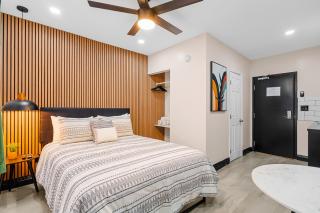 Baybreeze Apartments by Lowkl - 8