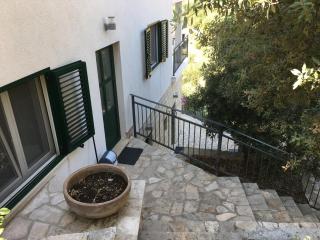 Seaside secluded apartments Cove Torac, Hvar - 8653 - Gdinj - 2