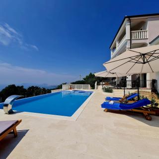Family friendly apartments with a swimming pool Podstrana, Split - 23526 - Podstrana - 3