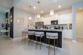Stunning 7Bd Jacuzzi Pool & Close to Disney at Windsor Cay 16217 - 2