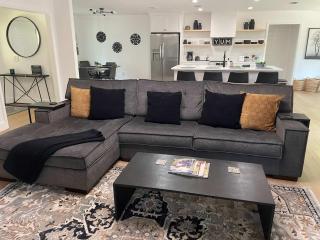 Statesboro Luxe: Luxury In A Prime Location - 9