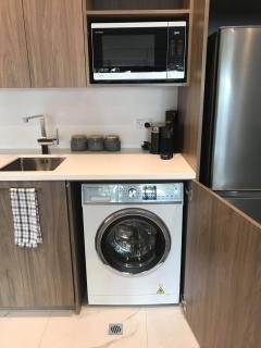 Central Apartment Stone Throw from Hospital - Addington - 9