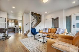 The Chestnut Downtown Rooftop Deck w Firepit - 4