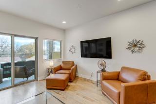 The Chestnut Downtown Rooftop Deck w Firepit - 2