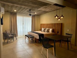 Lolitas Suites 303 - 6