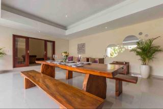 Location! Berawa beach 3bdr Spacious pool villa! - Canggu - 3