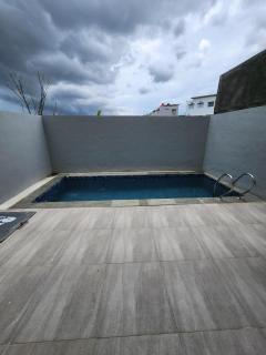 The Icon Central Batam 3 Bedroom Home Villa with Private Pool - Batam Centre - 3