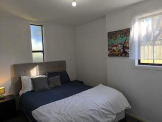 Affordable Vacation Rental in Auckland for Families - 8