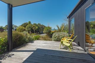 Bach7 by the Sea - Spa Pool, Views, Walk to Beach! - 1