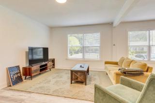 Mid-Town Cave for 6 Guests 3 Bedroom 1 Bath - Mobile - 5