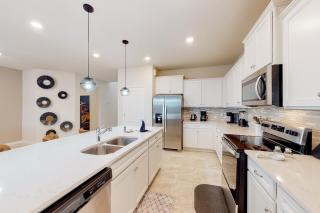 Sweet Retreat, Windsor Island Resort Near Orlando and Disney, by Shine Villas villa - 1