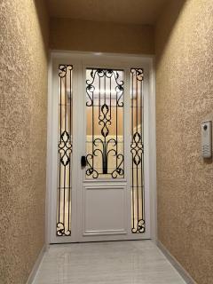 شقه فندقيه 2فاخره بمدخل خاص وجلسه خارجيه وثلاث غرف نوم - 6