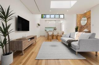 Luxe-Coastal Home at Manly Beach - 6