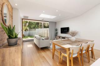 Luxe-Coastal Home at Manly Beach - 2