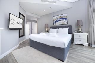 Lux Living on Palm Jumeirah With Pool & Beach Access - Dubai - 7