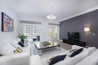 Lux Living on Palm Jumeirah With Pool & Beach Access - Dubai - 8