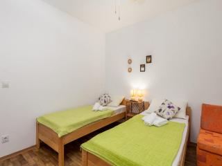 Apartments Sun 4 You - Two Bedroom Apartment with Balcony and Sea View Apartment 2 - Karlobag - 8