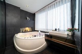 Studio Apartment in Bangla Rd - 8