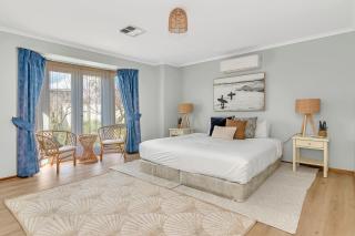 Laidback Seaford Family Retreat 200m from Beach - Adelaide - 5