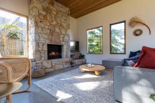 Ivy Tyrone -Gas heated Pool Stunning renovation - Rye - 3