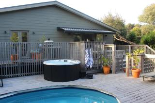 Westhaven Walk to Beach Shop Pool Spa Open Fire - 1