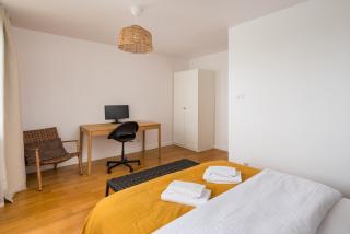 Metro Stokłosy 2-Bedroom Apartment by BookingHost - 8